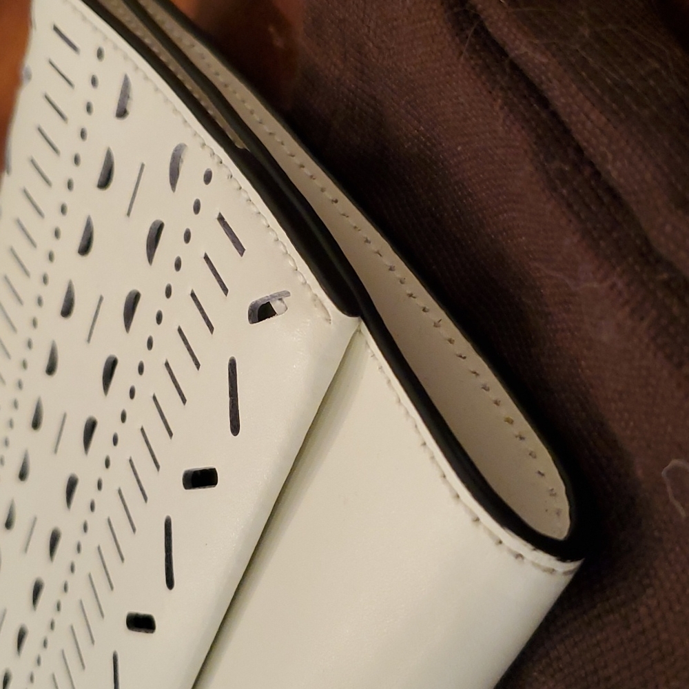 Handbag - Picture 3 of 7